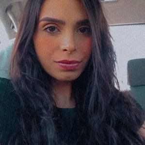 Meet your Posher, Estefany